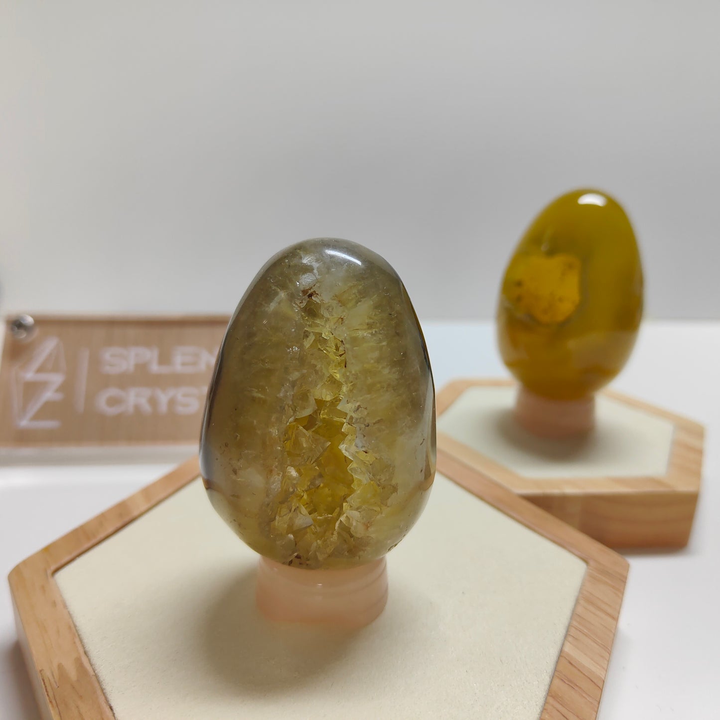 黃水晶瑪瑙蛋 Quartz Crystal Agate Egg