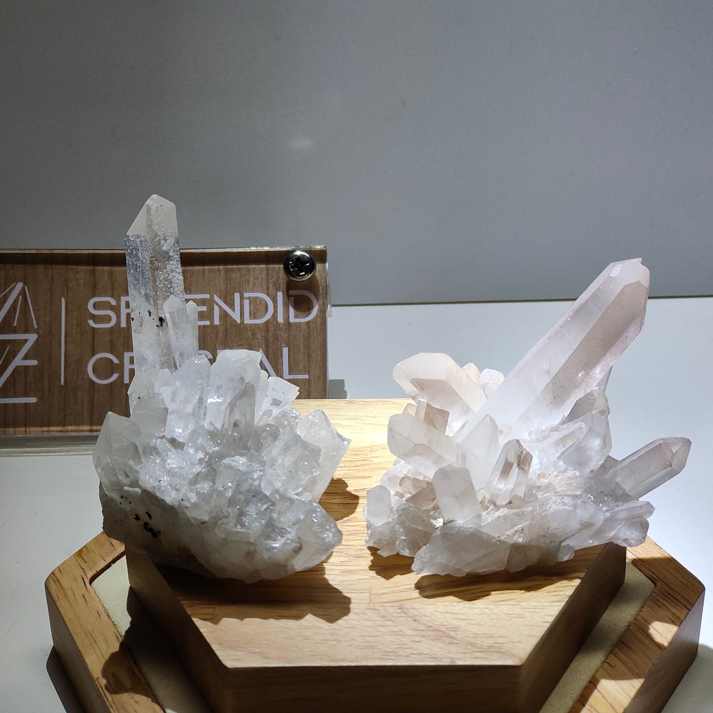 白 + 粉水晶簇 White & Pink Quartz Crystal