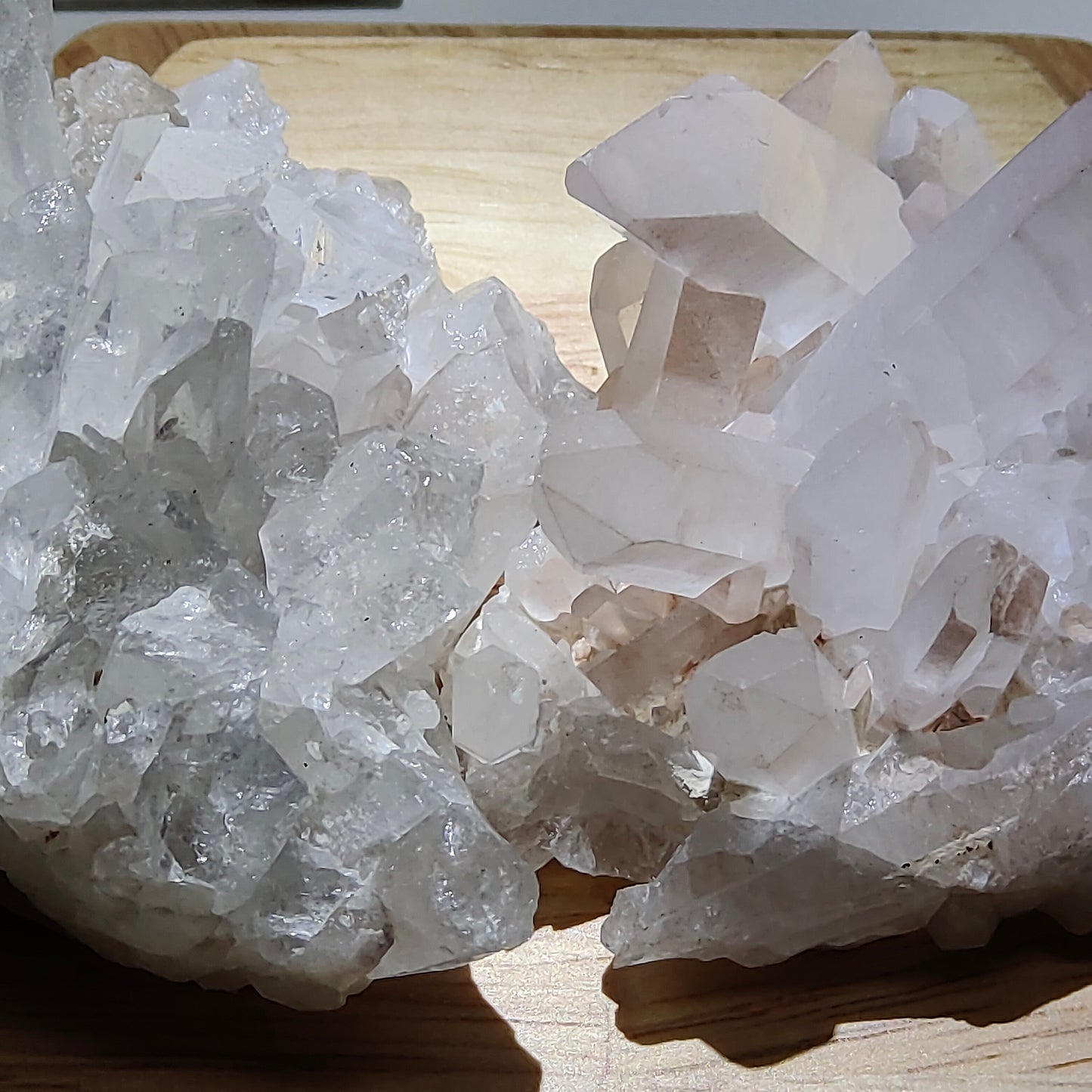 白 + 粉水晶簇 White & Pink Quartz Crystal