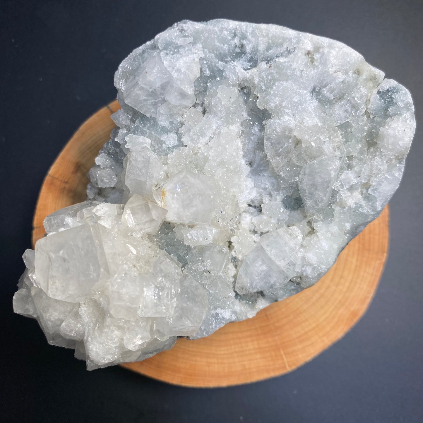 魚眼石 Apophyllite