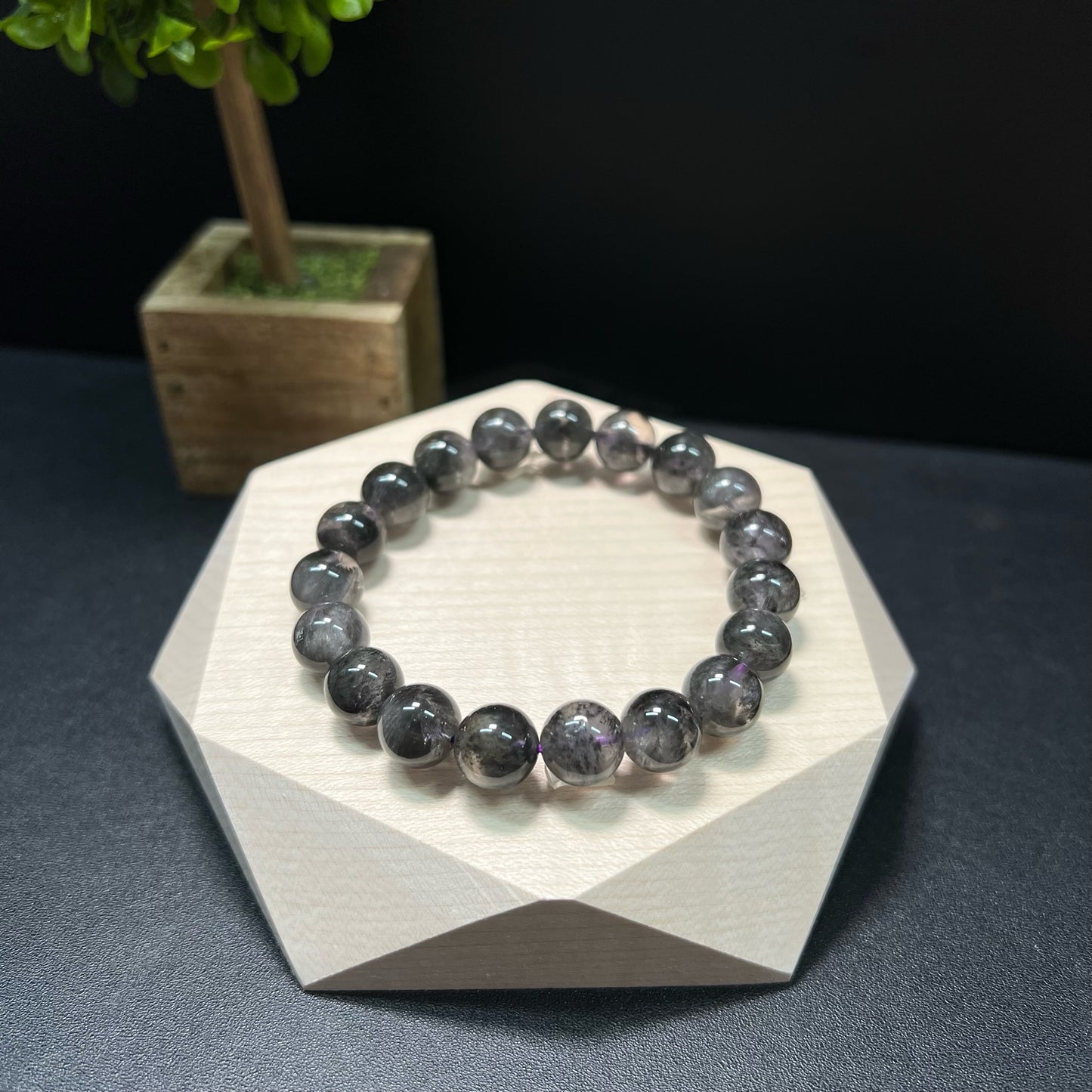 黑極光 Black Auralite